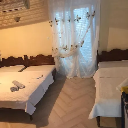 Angela - Zoi Affittacamere Città di Skiathos