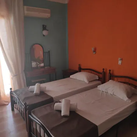 Angela - Zoi Skiathos Town