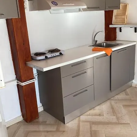 Angela - Zoi Skiathos Town