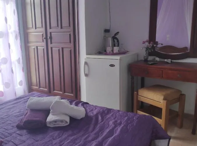 Angela - Zoi Guest house