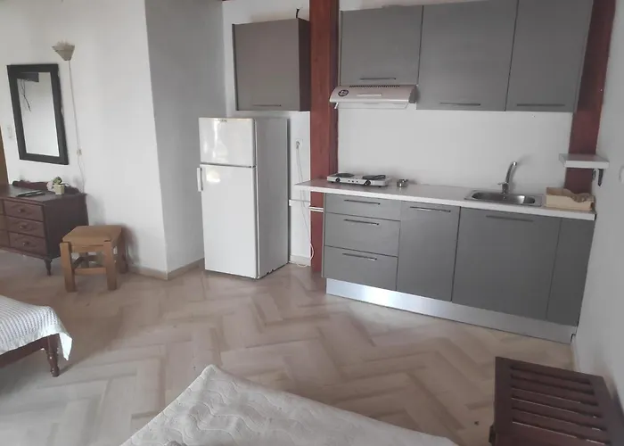 Guest house Angela - Zoi 3*