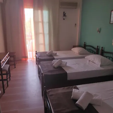 Angela - Zoi 斯基亚索斯镇